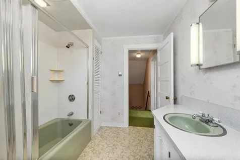 20 Gillette Street Laconia NH 03246