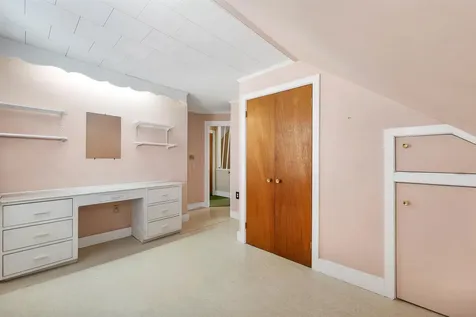 20 Gillette Street Laconia NH 03246