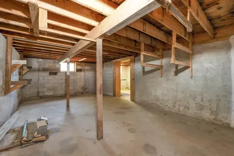 20 Gillette Street Laconia NH 03246