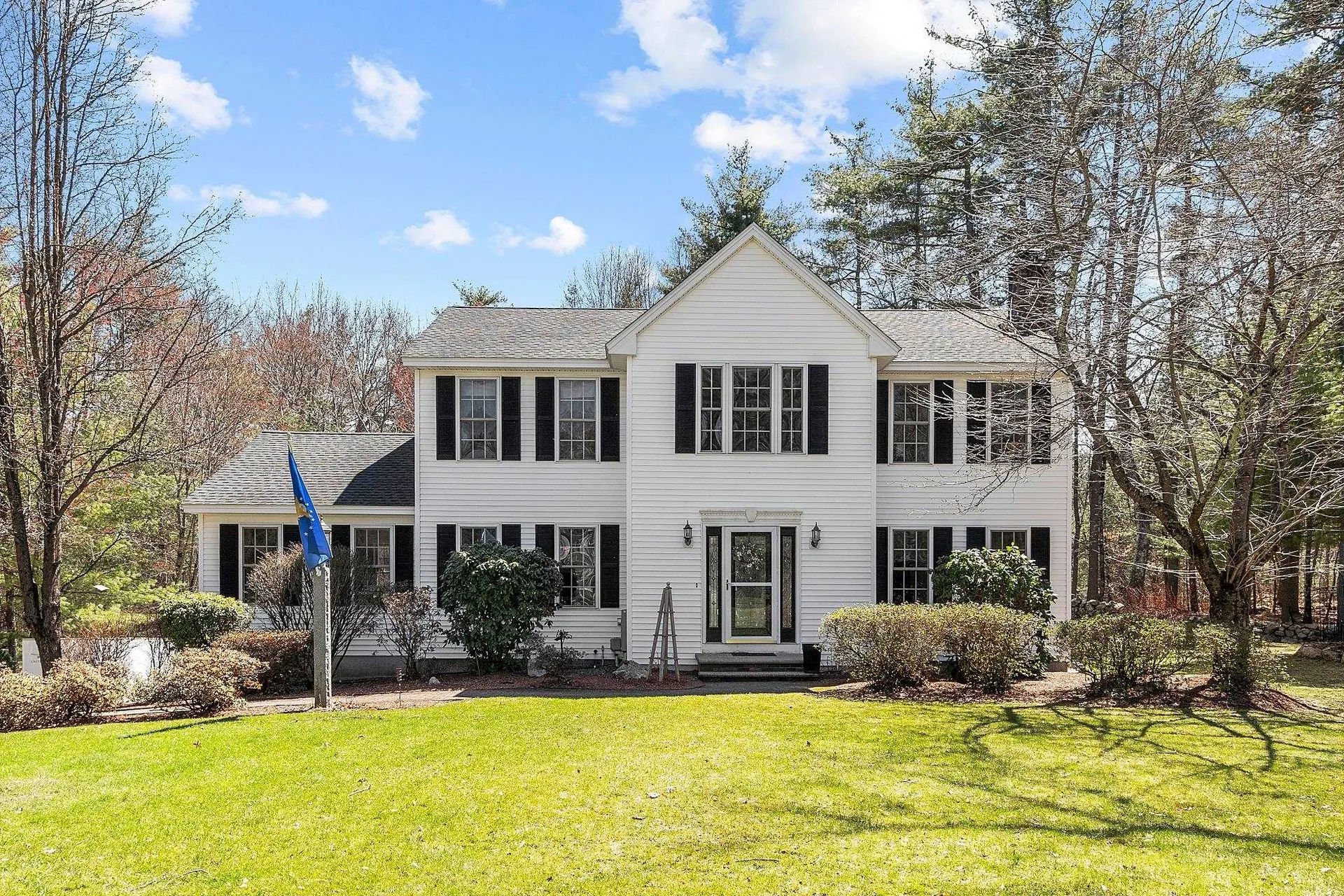 2 Watercrest Drive Londonderry NH 03053