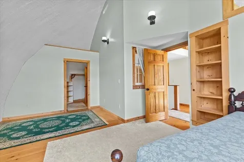 10 Common Way Charlotte VT 05445