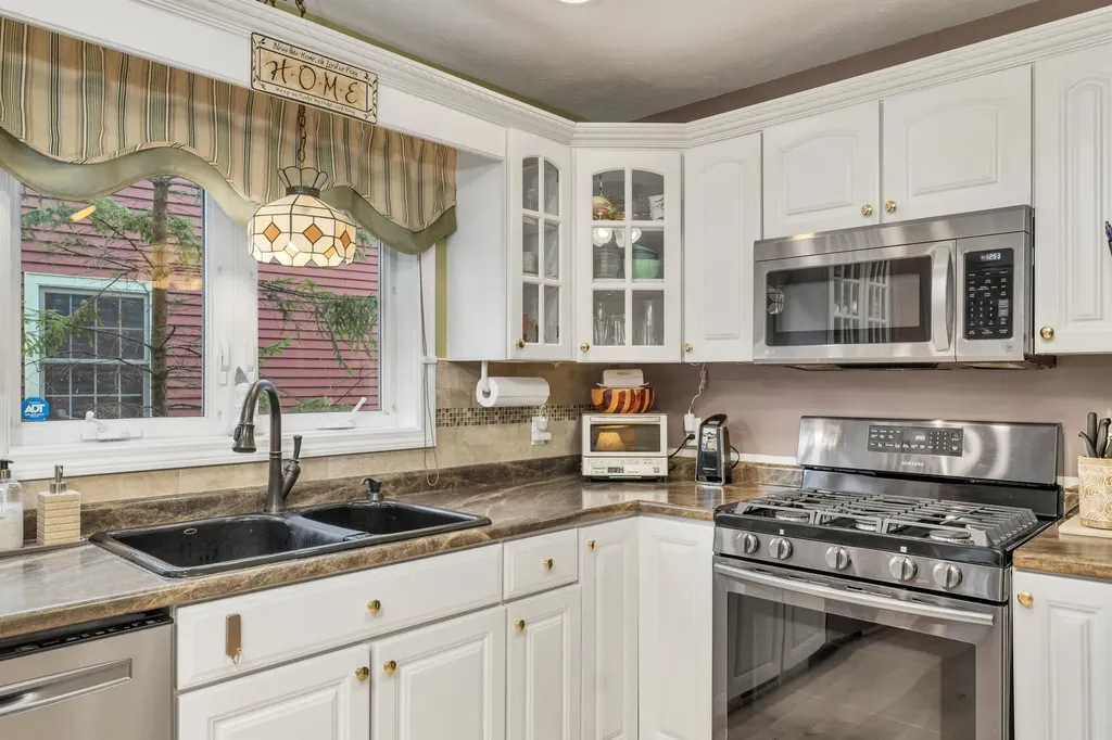 2761 Lake Shore Road Gilford NH 03249