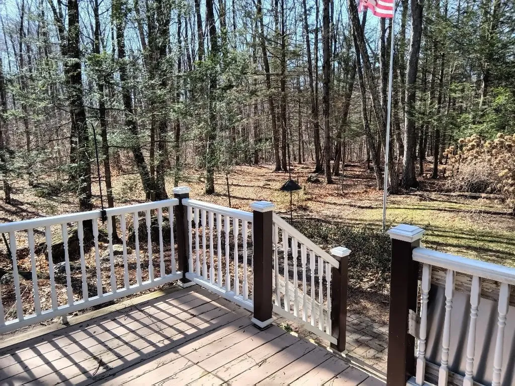 110 Camelot Shore Drive Farmington NH 03835