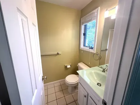 37 Staysail Way Portsmouth NH 03801
