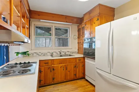 23 Moore Court Burlington VT 05408