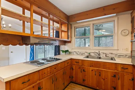 23 Moore Court Burlington VT 05408