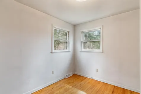 23 Moore Court Burlington VT 05408