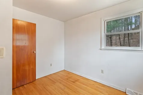 23 Moore Court Burlington VT 05408