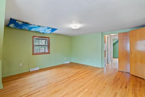 23 Moore Court Burlington VT 05408