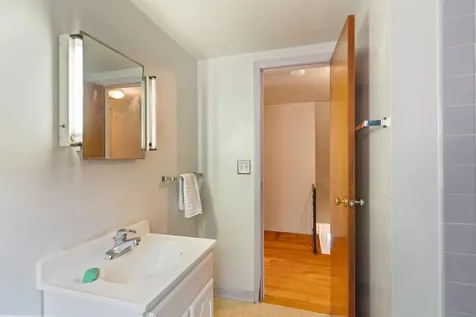 23 Moore Court Burlington VT 05408
