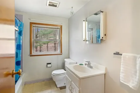 23 Moore Court Burlington VT 05408