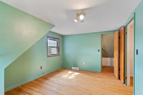 23 Moore Court Burlington VT 05408