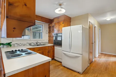 23 Moore Court Burlington VT 05408