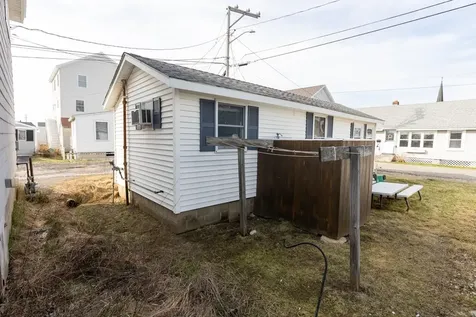 8 Chase Street Hampton NH 03842