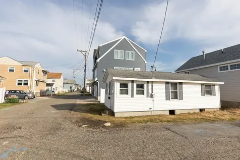 8 Chase Street Hampton NH 03842