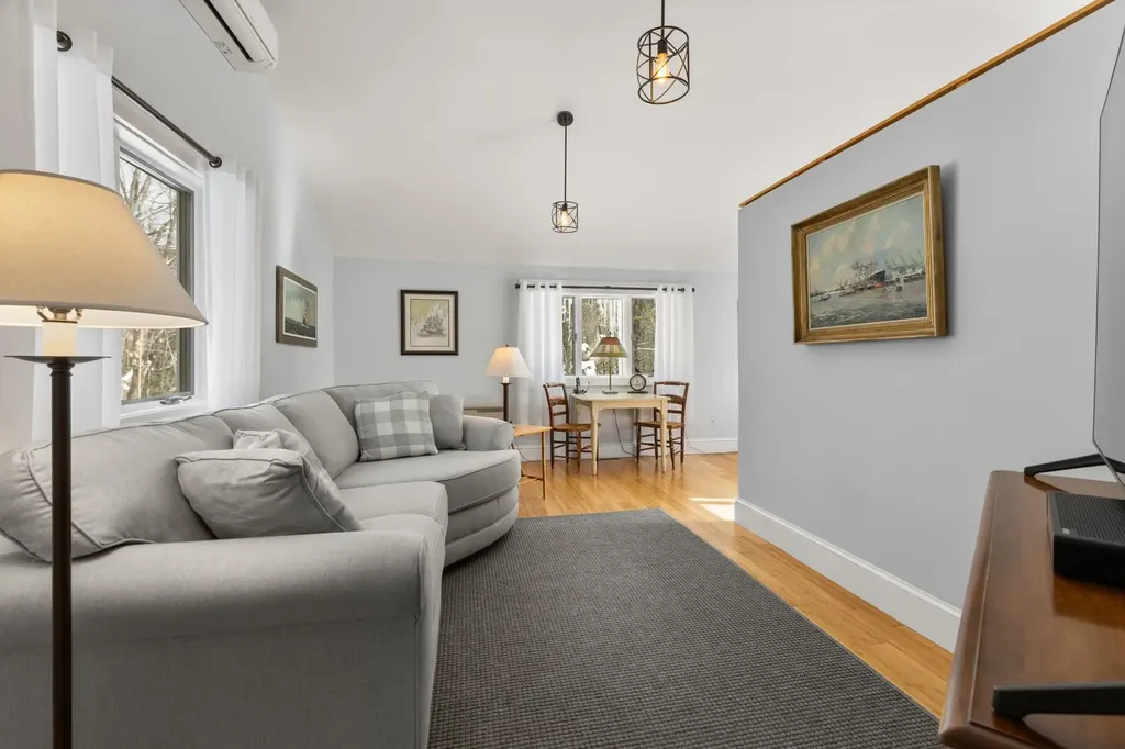 22 Pocahontas Road Kittery ME 03905