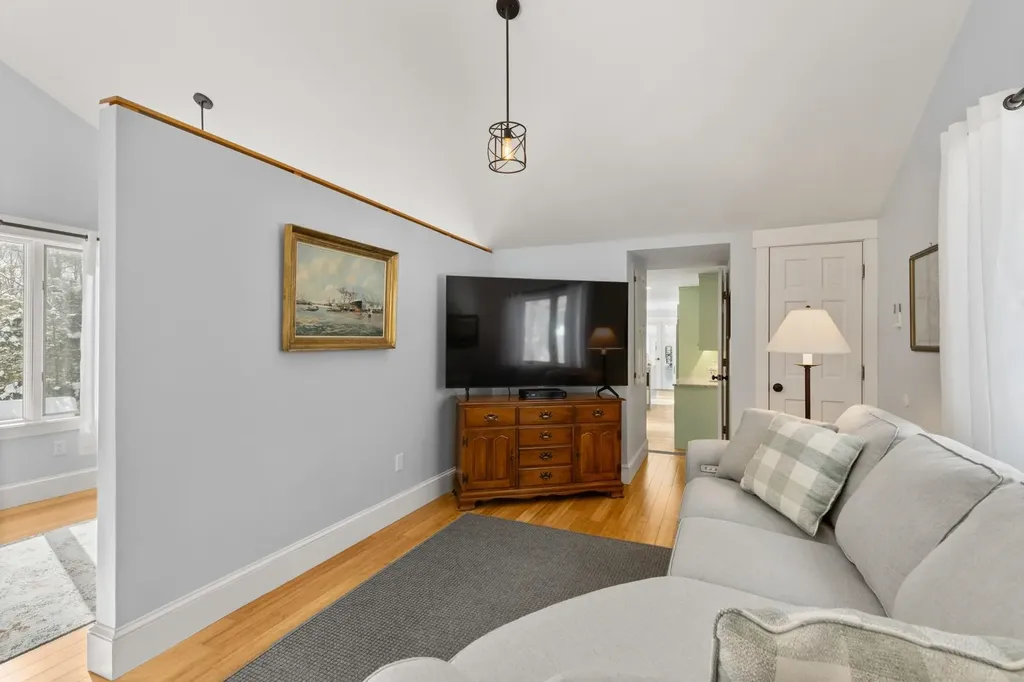 22 Pocahontas Road Kittery ME 03905