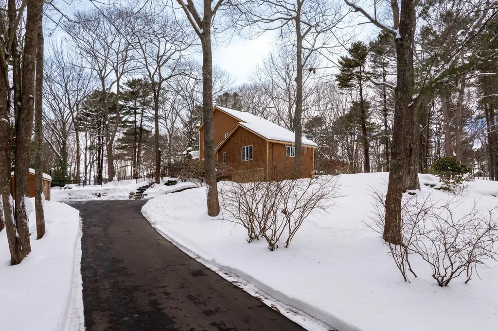 22 Pocahontas Road Kittery ME 03905