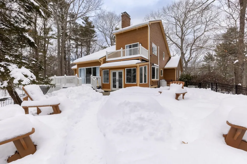 22 Pocahontas Road Kittery ME 03905