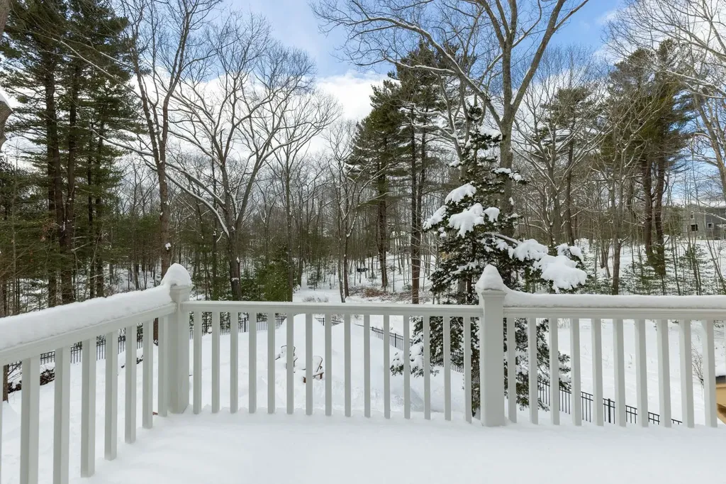 22 Pocahontas Road Kittery ME 03905