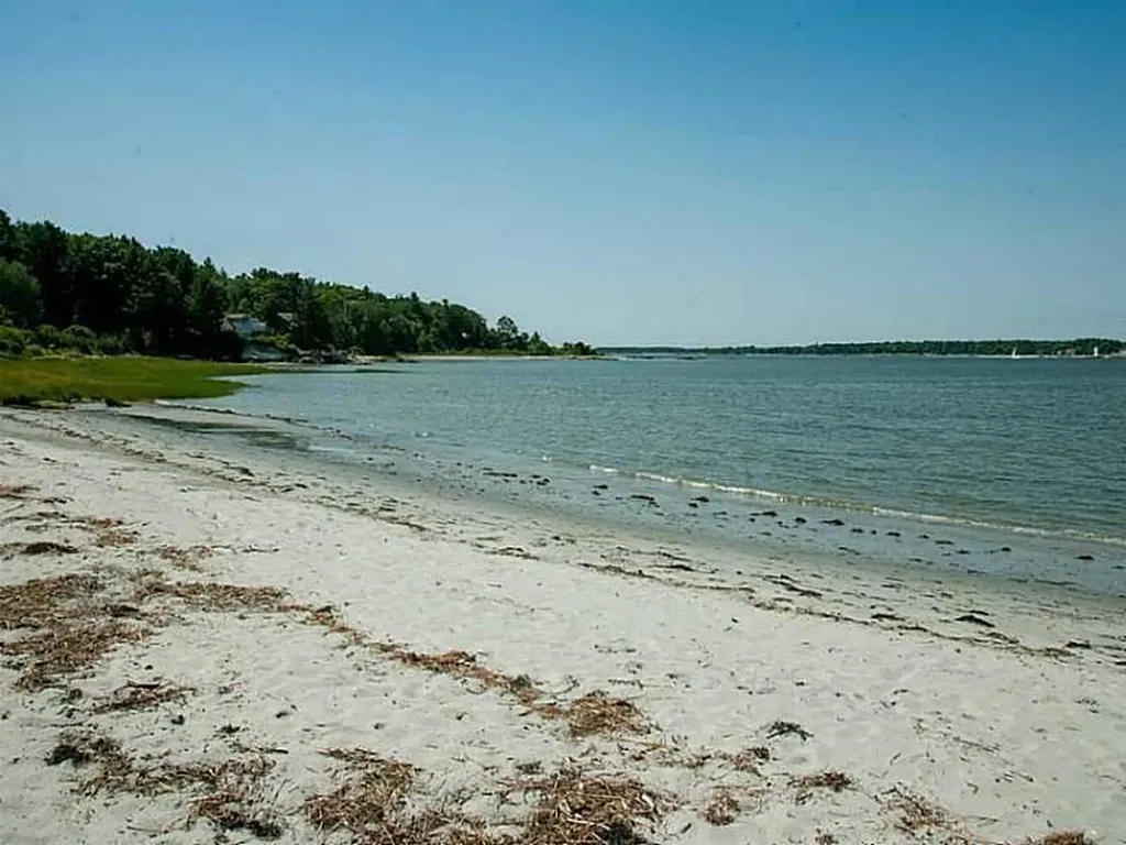 22 Pocahontas Road Kittery ME 03905