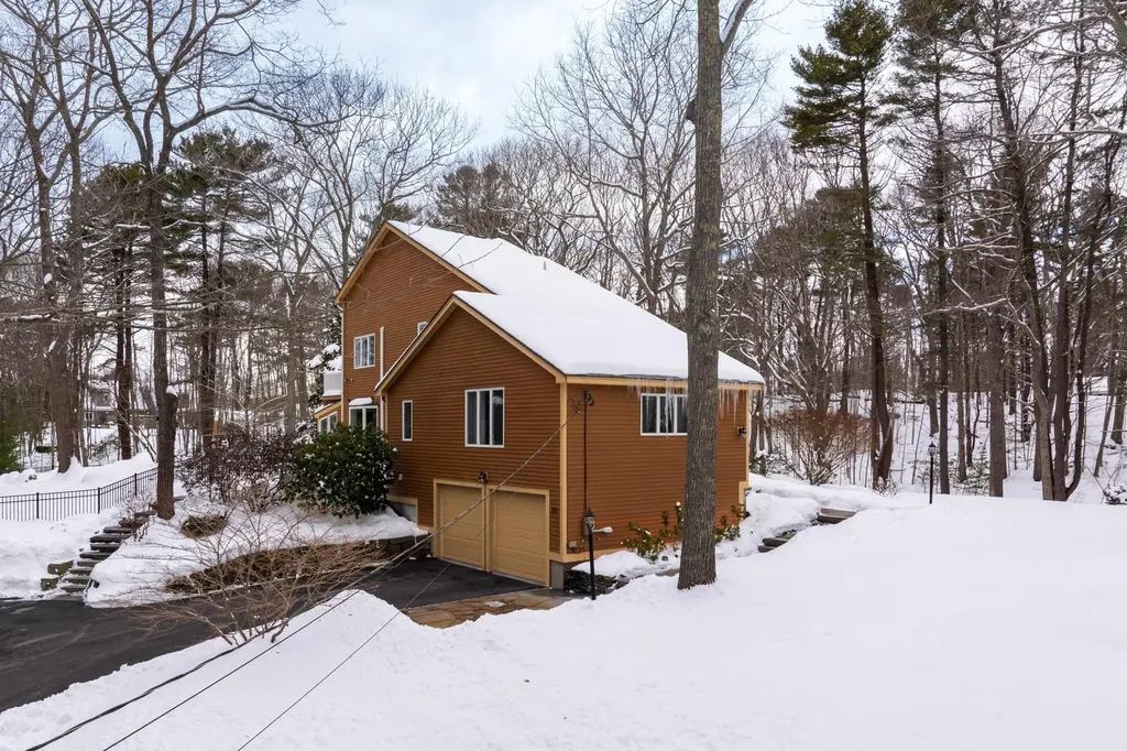 22 Pocahontas Road Kittery ME 03905