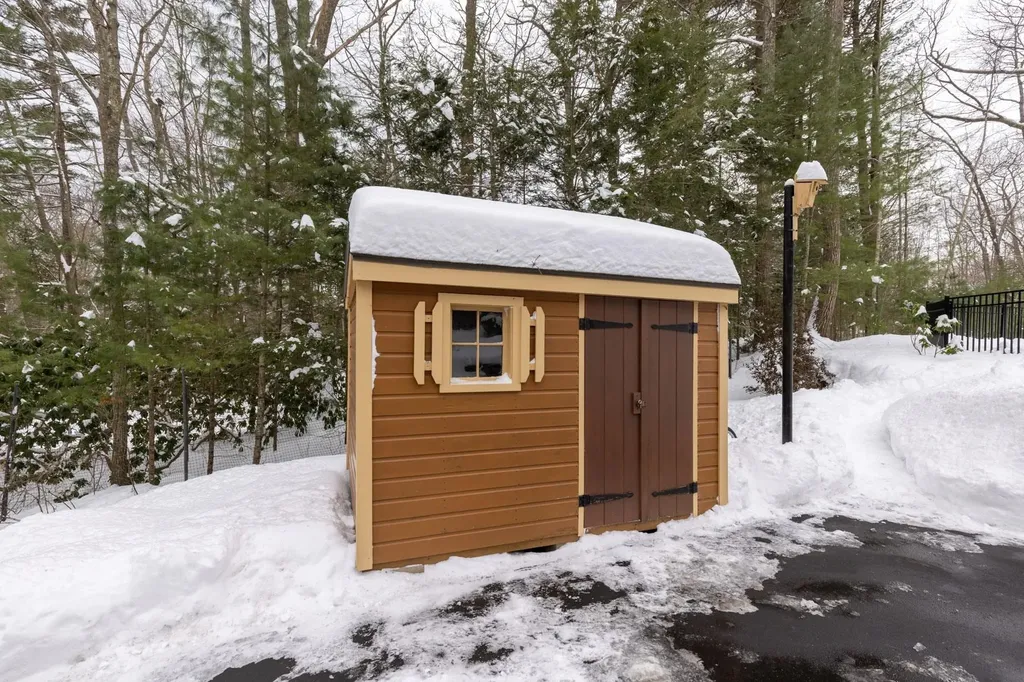22 Pocahontas Road Kittery ME 03905