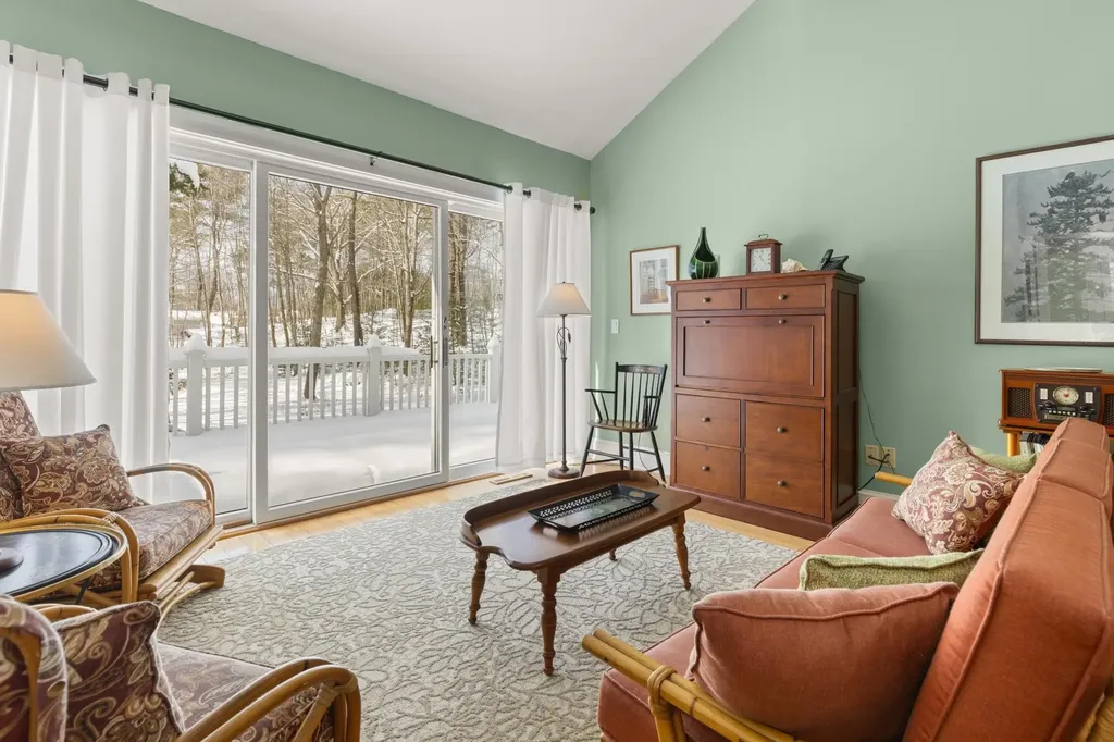 22 Pocahontas Road Kittery ME 03905