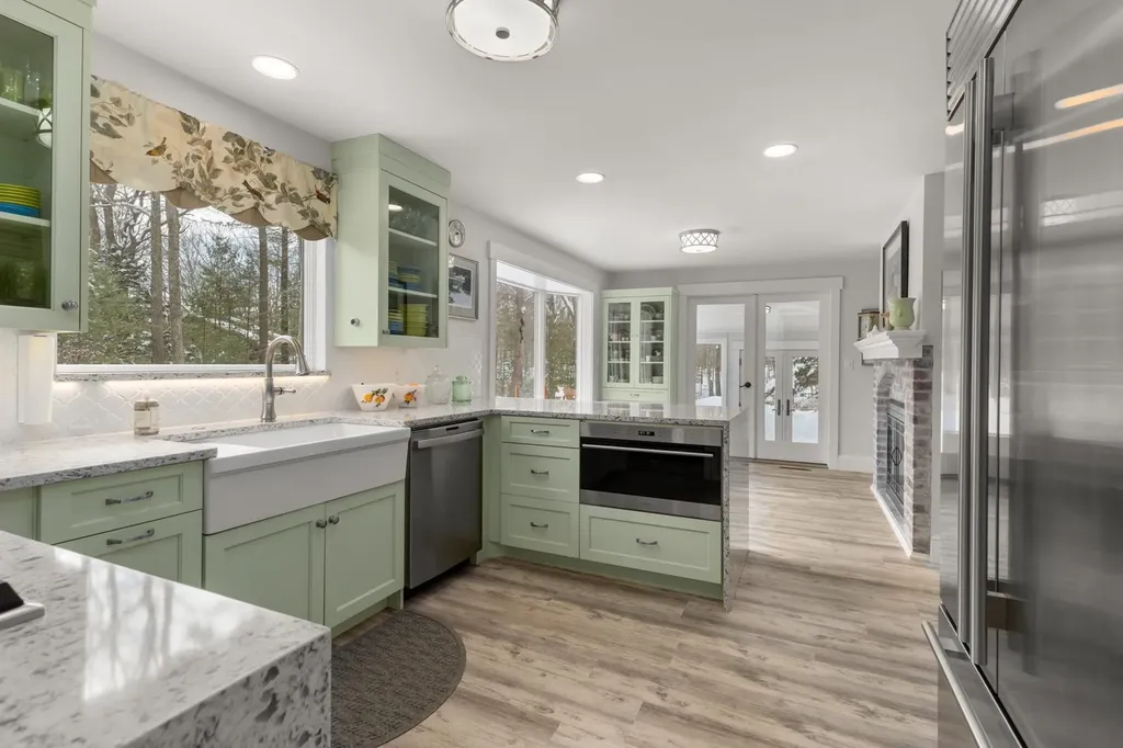 22 Pocahontas Road Kittery ME 03905