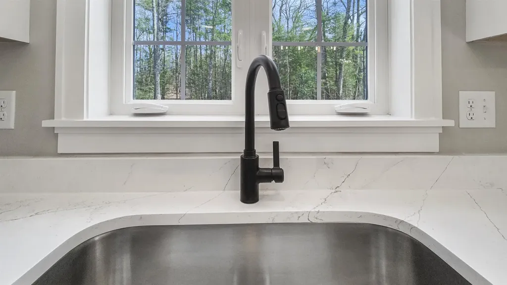 111 North River Road Epping NH 03042