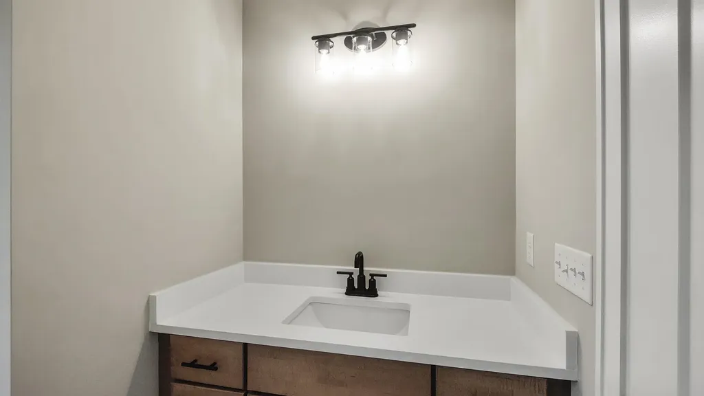 111 North River Road Epping NH 03042