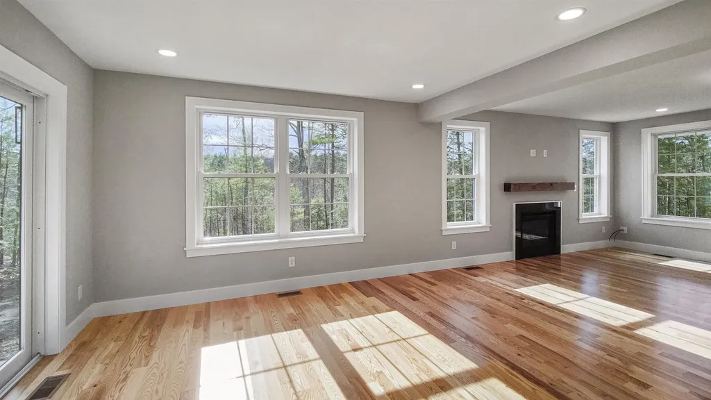 111 North River Road Epping NH 03042