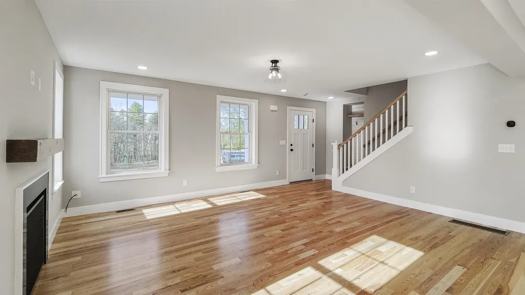 111 North River Road Epping NH 03042