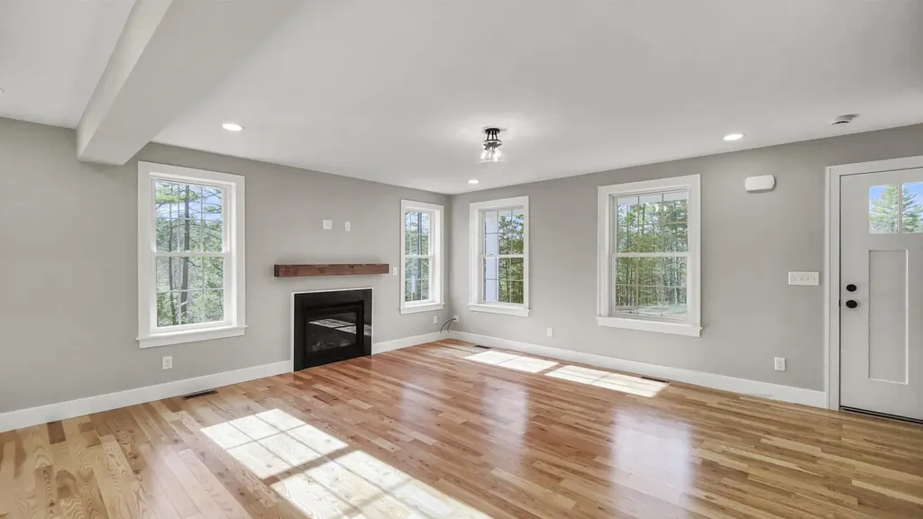 111 North River Road Epping NH 03042