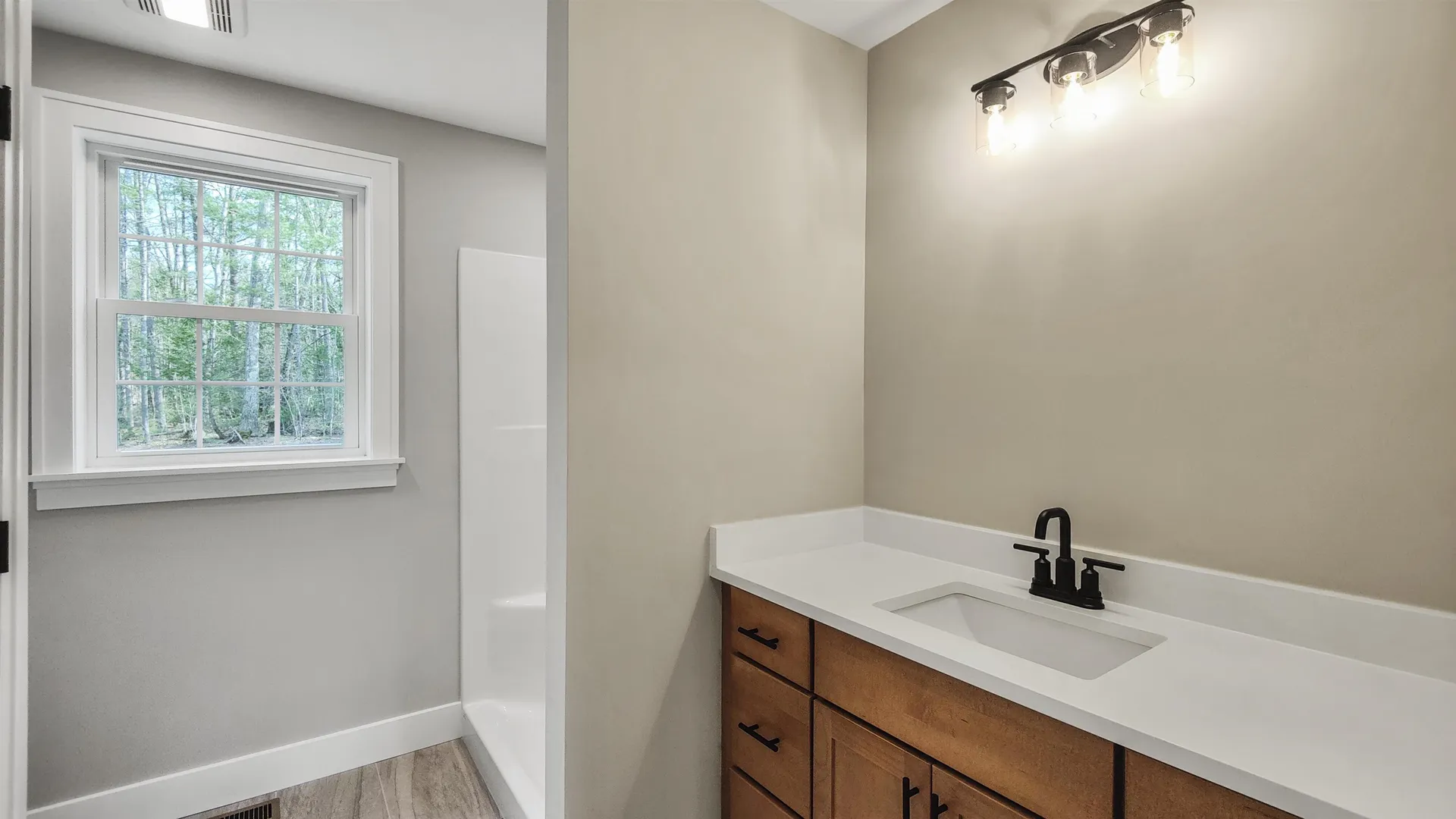 111 North River Road Epping NH 03042