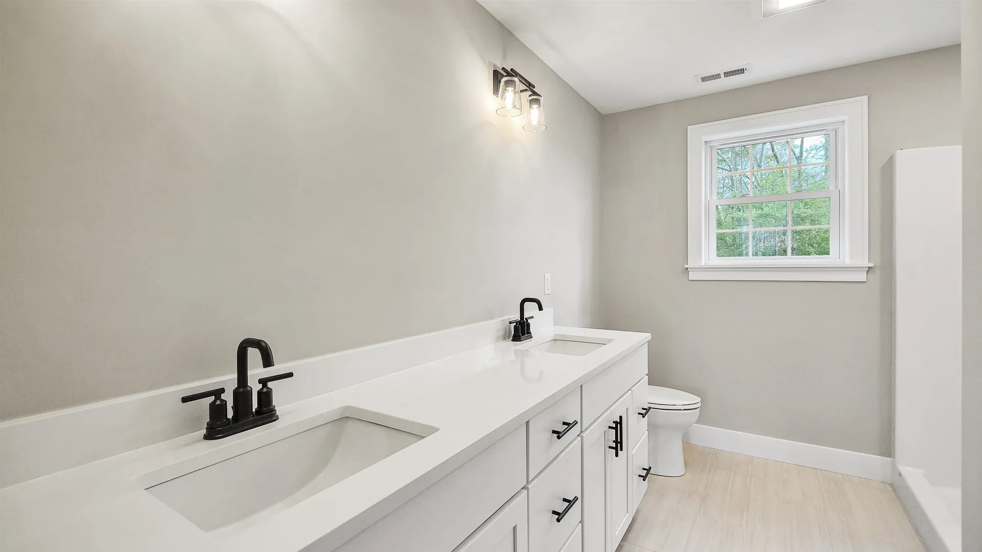 111 North River Road Epping NH 03042