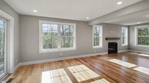 111 North River Road Epping NH 03042