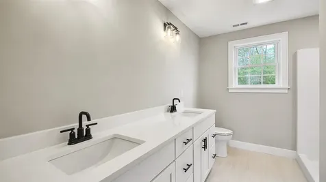 111 North River Road Epping NH 03042