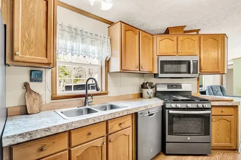 16 Granite Drive North Hampton NH 03862