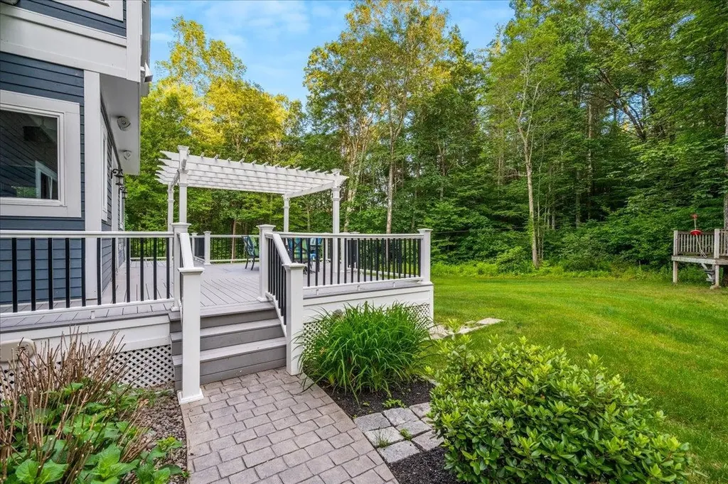 7 Lovejoy Lane Hollis NH 03049