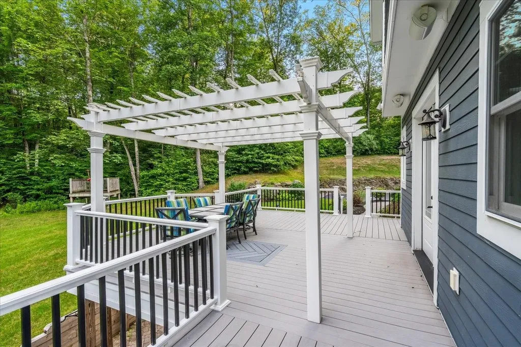 7 Lovejoy Lane Hollis NH 03049