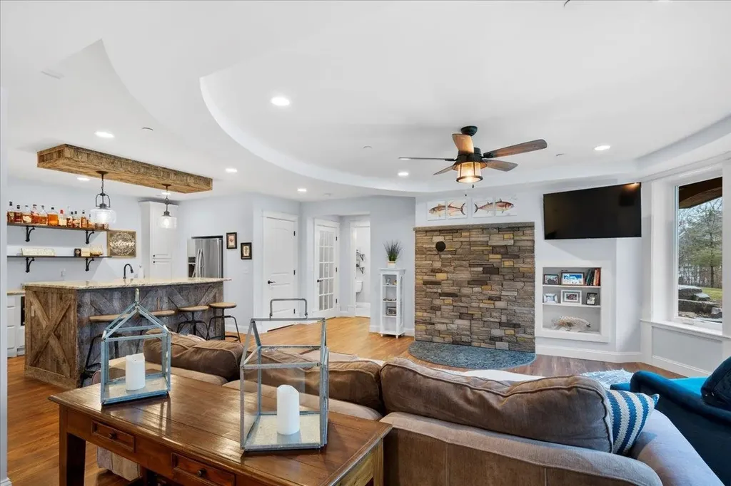 7 Lovejoy Lane Hollis NH 03049