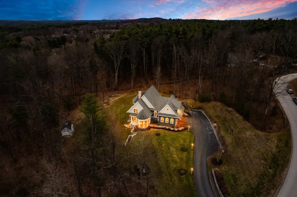 7 Lovejoy Lane Hollis NH 03049