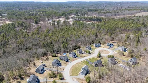 153 Breezy Way Barrington NH 03825