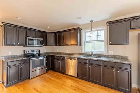 153 Breezy Way Barrington NH 03825