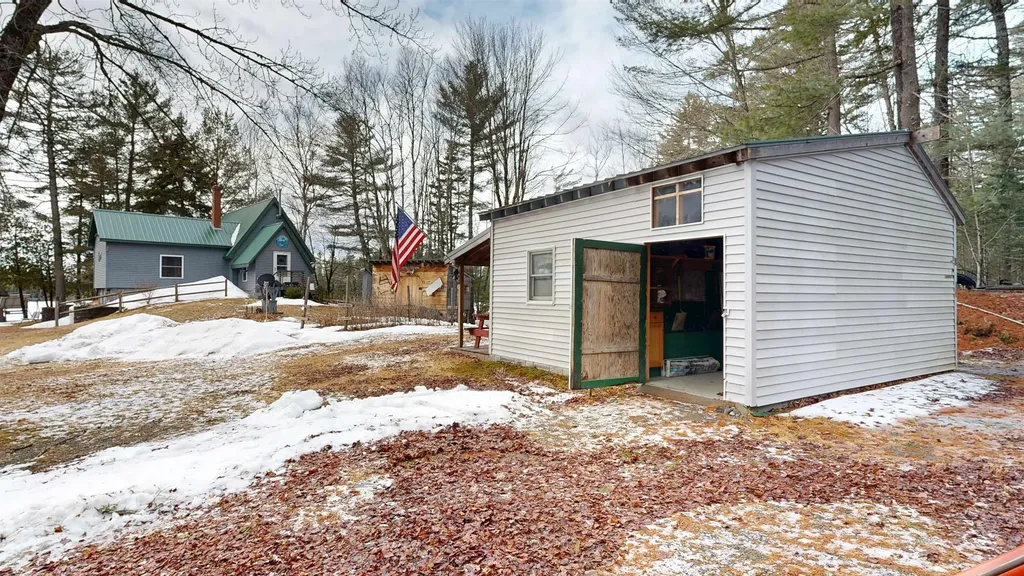 15 Hamlin Loop Bingham ME 04942