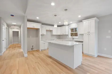 28 Hickory Hill Road Epping NH 03042