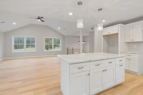 28 Hickory Hill Road Epping NH 03042