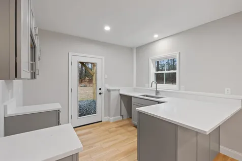 28 Hickory Hill Road Epping NH 03042