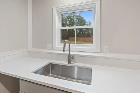 28 Hickory Hill Road Epping NH 03042